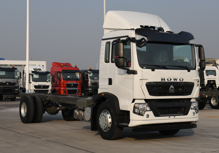 HOWO TX 4×2 Cargo Truck Chassis 6200mm Wheelbase