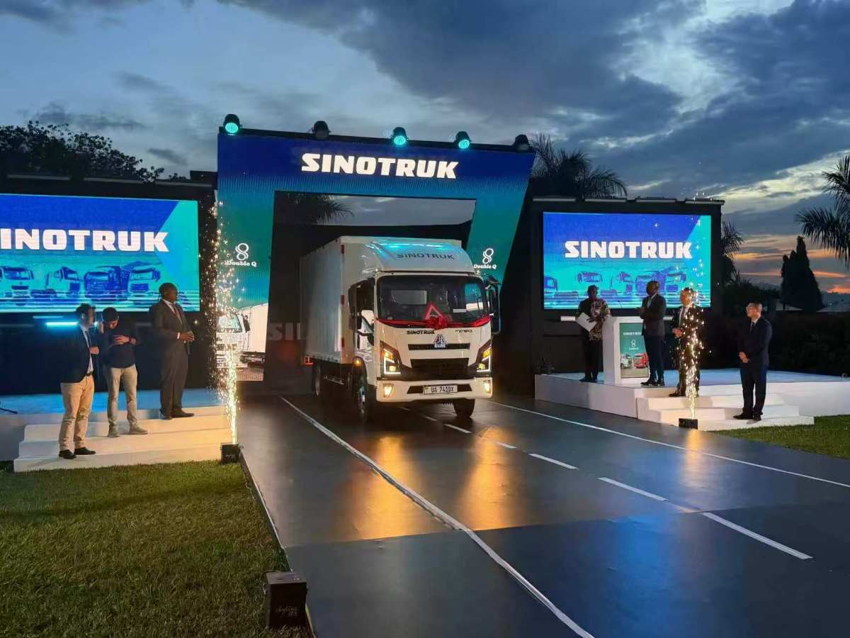 323f70116409736b4e7550c36c71b3d7 SINOTRUK Holds Light Truck Promotion in Uganda
