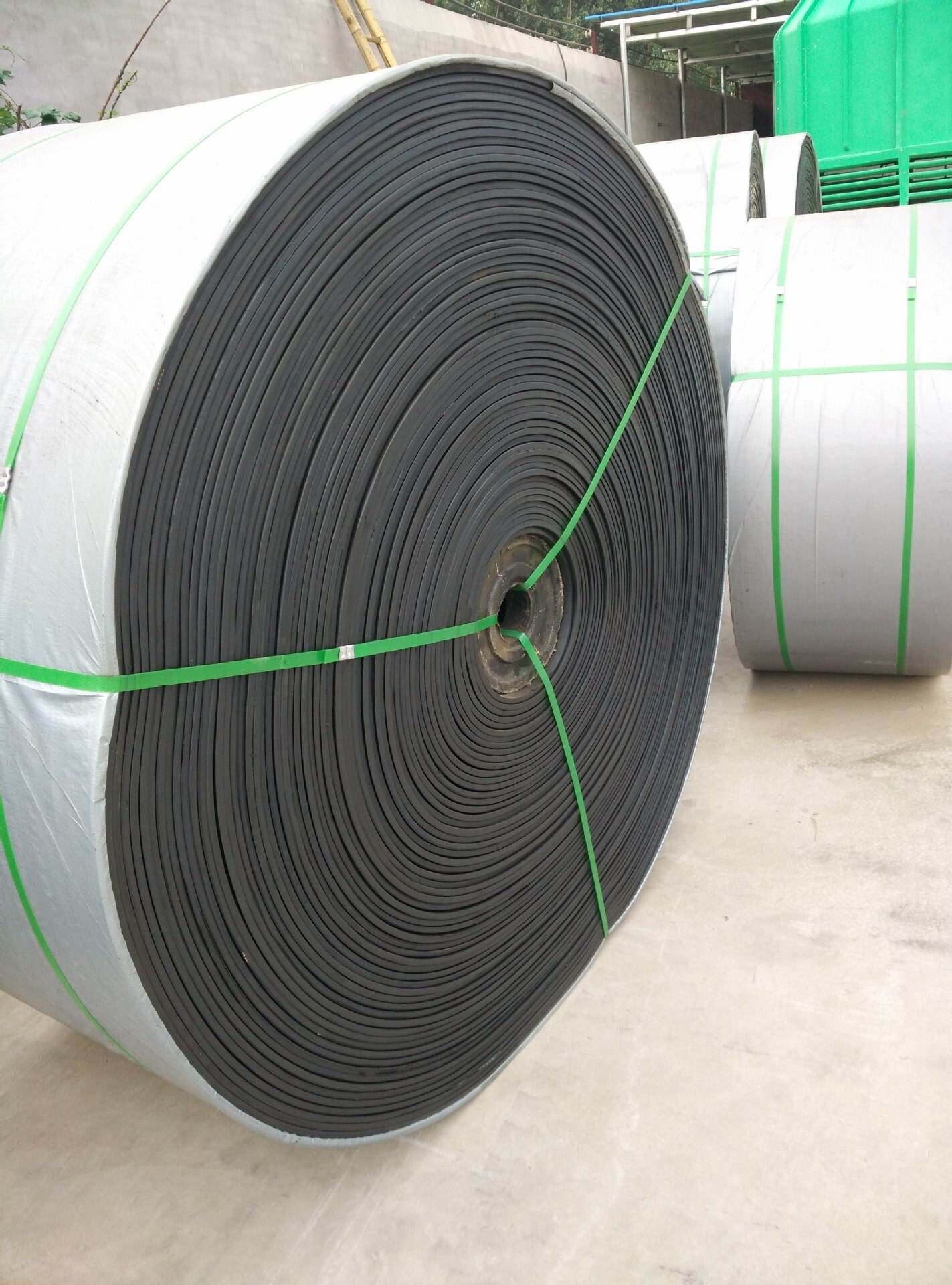 1733812682724996696947523584.jpg General Purpose Fire Resistant Conveyor Belt
