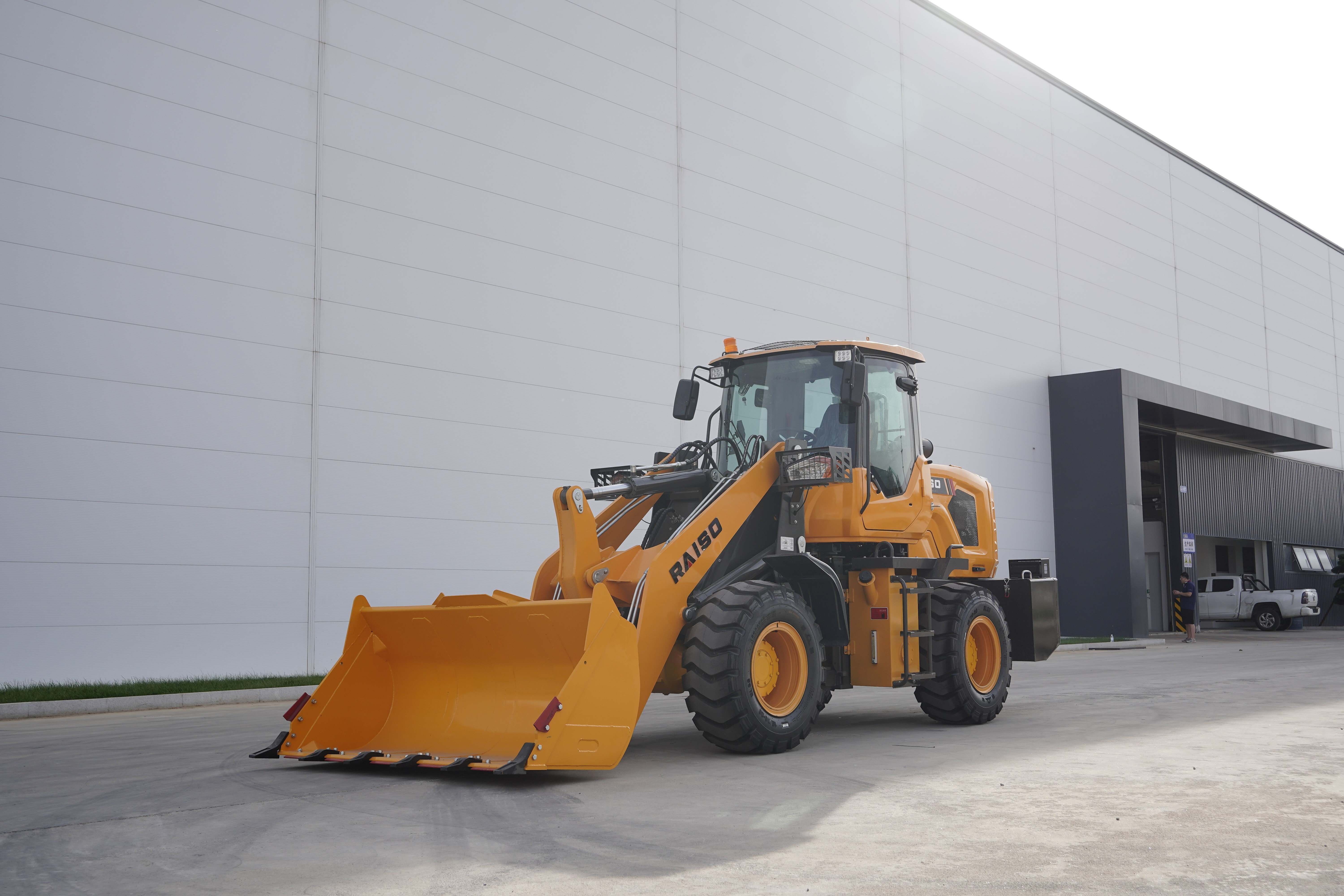 Maximize Your Investment: The Raiso Guide to Selecting the Perfect Wheel Loader