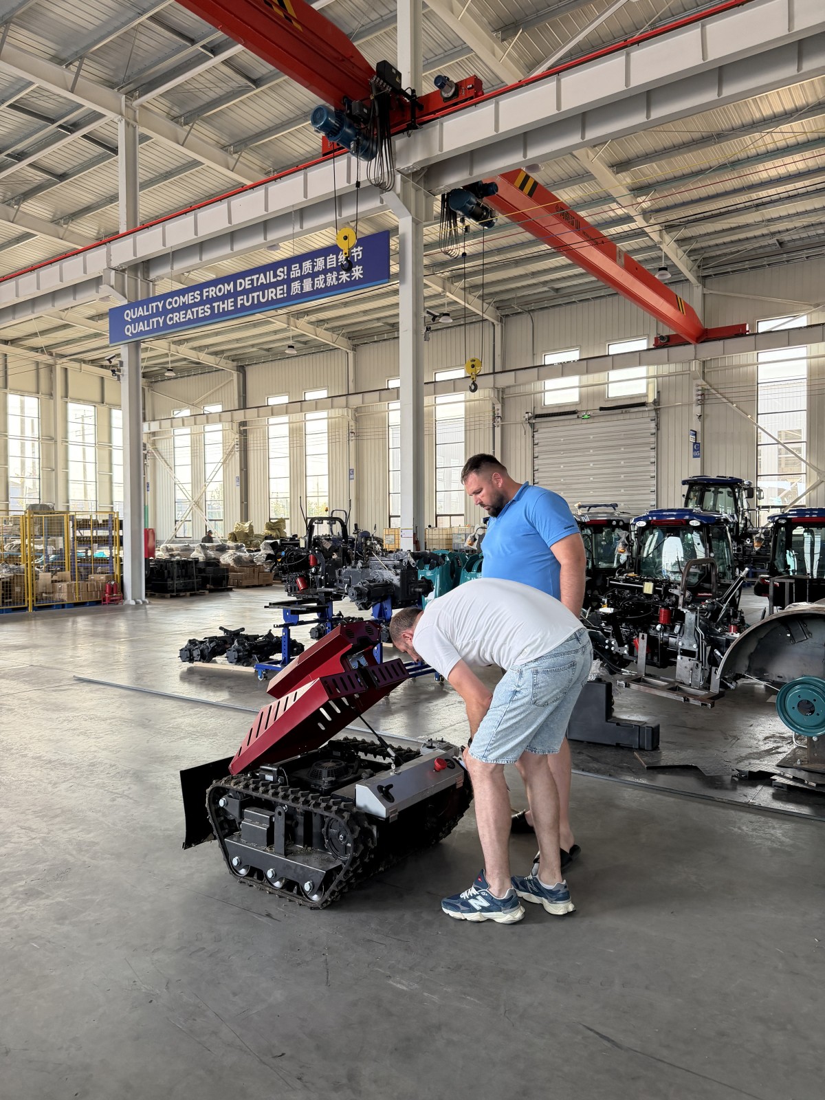 微信图片_20260603091300_183_4 Client Visit to RAISO Factory: Exploring Forklifts, Tractors, and Lawn Mowers for Future Cooperation