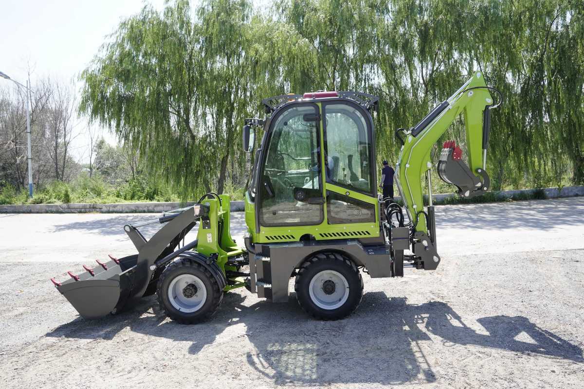 _DSC6149 Raiso Backhoe Loader LR15-20 & LR18-25: Compact Machines for Efficient Construction, Farming, and Municipal Projects