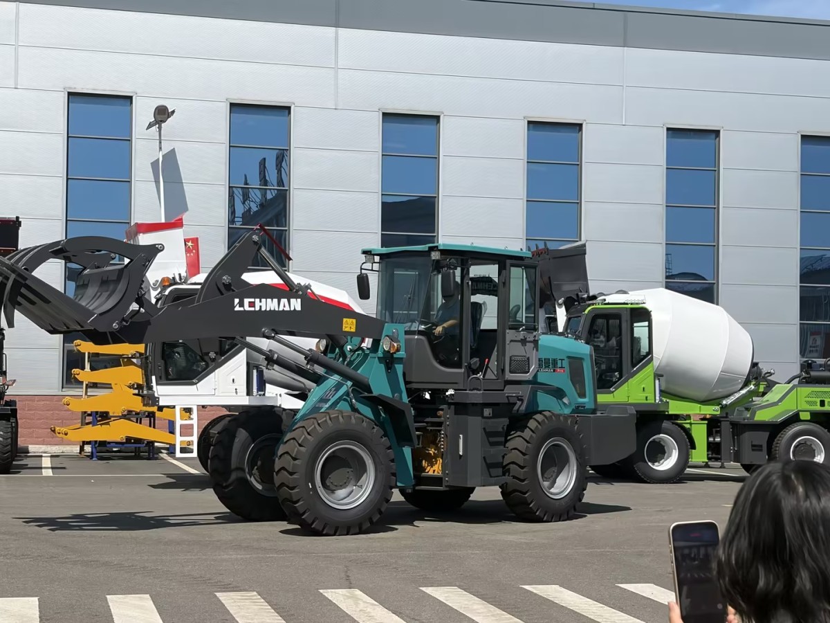 06f0b5be-11d2-449b-9353-88779368f83a Brazilian Customers Visit RAISO Factory: Building Trust Through Loader Quality, Testing, and Customized Solutions