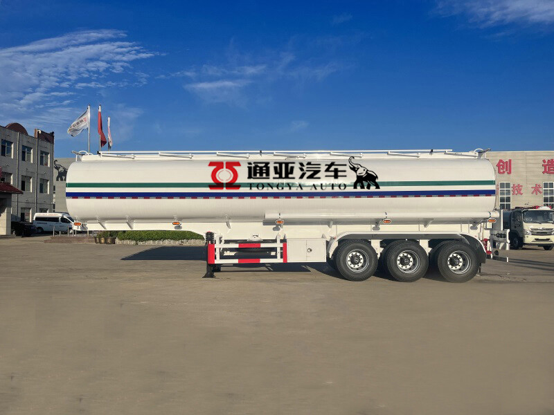 Semi-remorque citerne à carburant 40000L