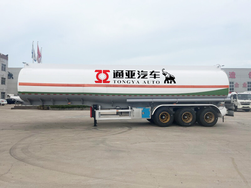 Semi-remorque citerne à carburant 45000L