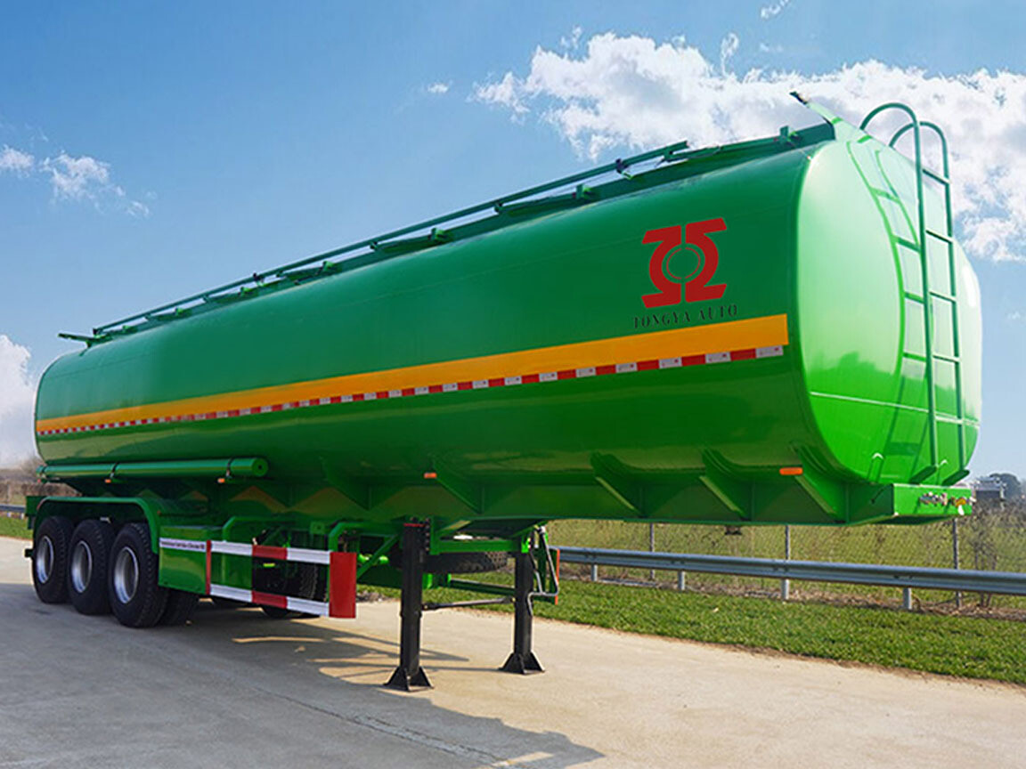 Semi-remorque pétrolière à 3 essieux