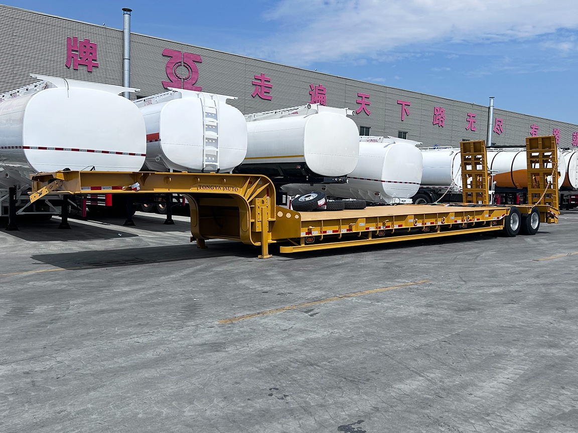 lowbed semi trailer Semi-remorque surbaissée à 2 lignes et 4 essieux
