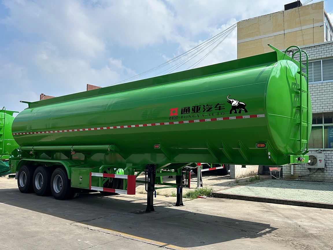 Remorque-citerne à carburant à 3 essieux