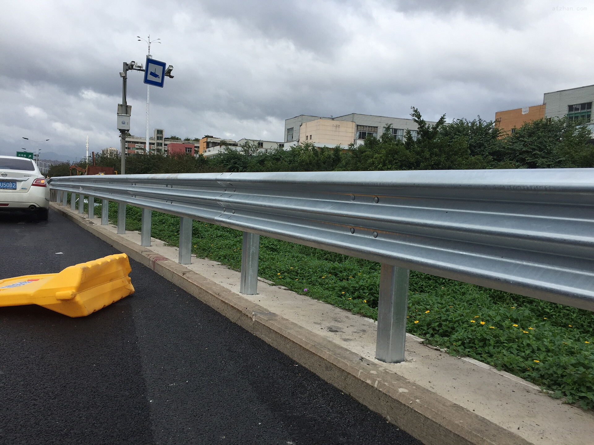 How to choose the right highway guardrail