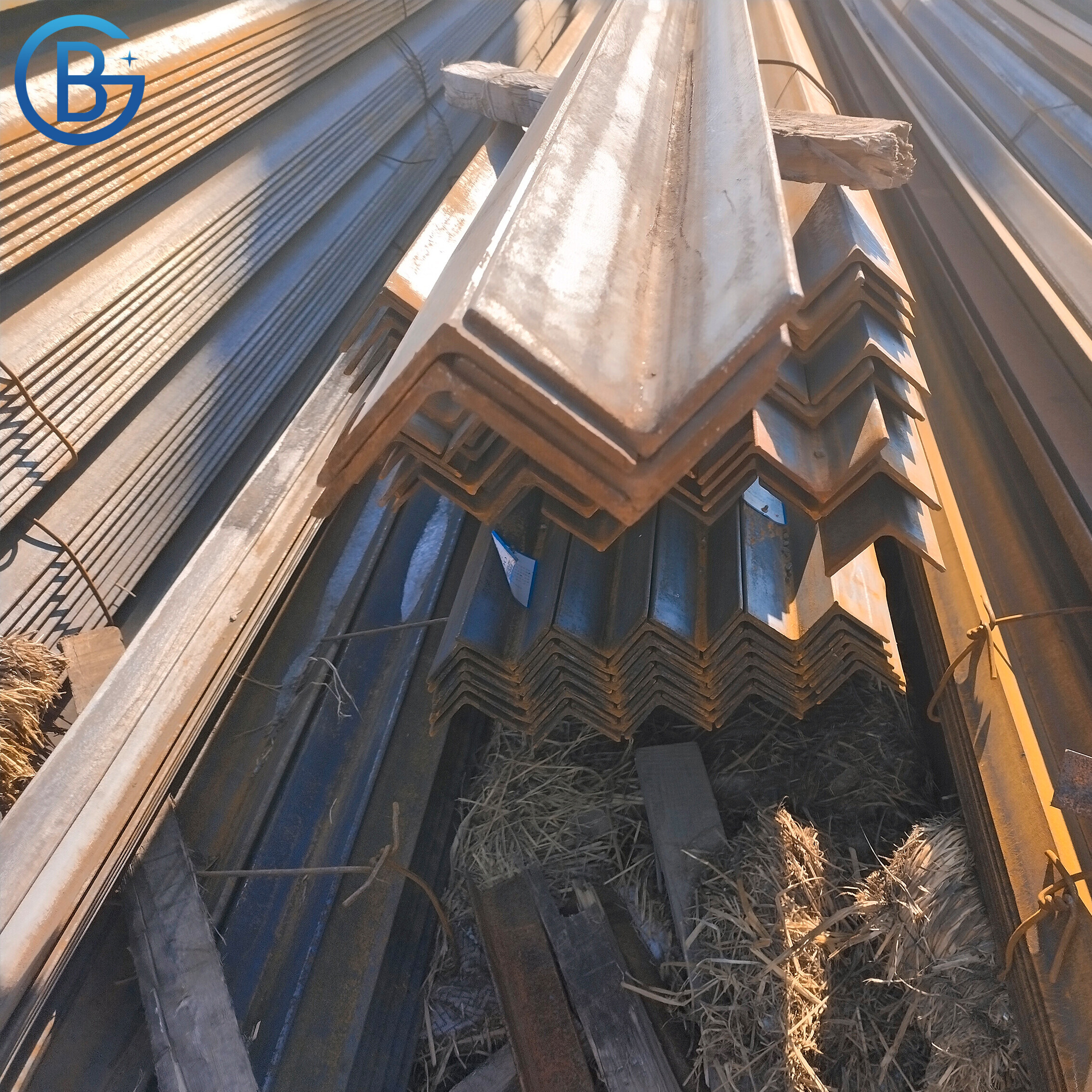 Slotted Angle Iron/ Hot Rolled Angle Steel/ MS Angles Size