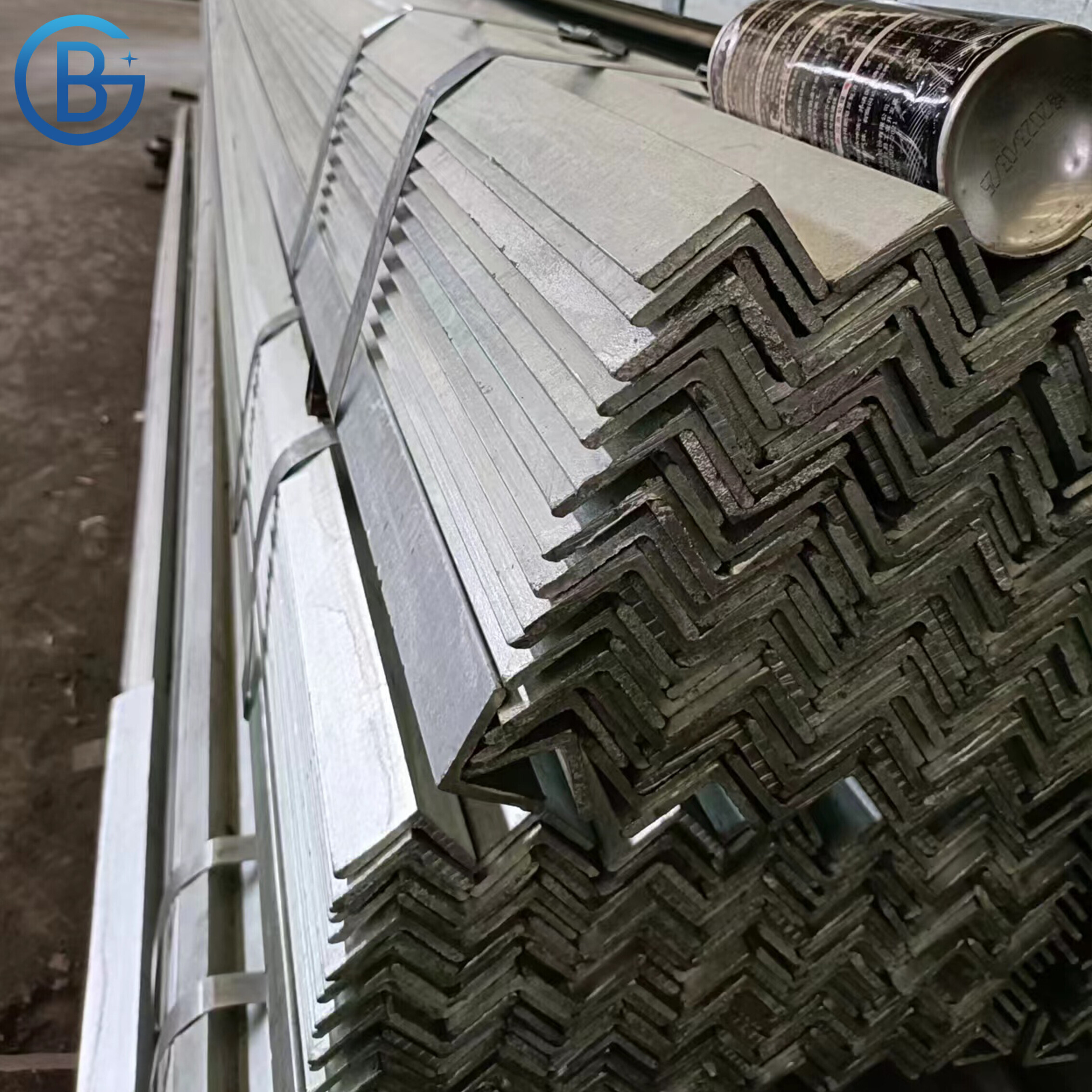 High Quality Gi Slotted Angle Iron Bar Hot Rolled Ms Carbon Steel Profile Building Angel Unequal Steel Angle Bars ASTM Standard