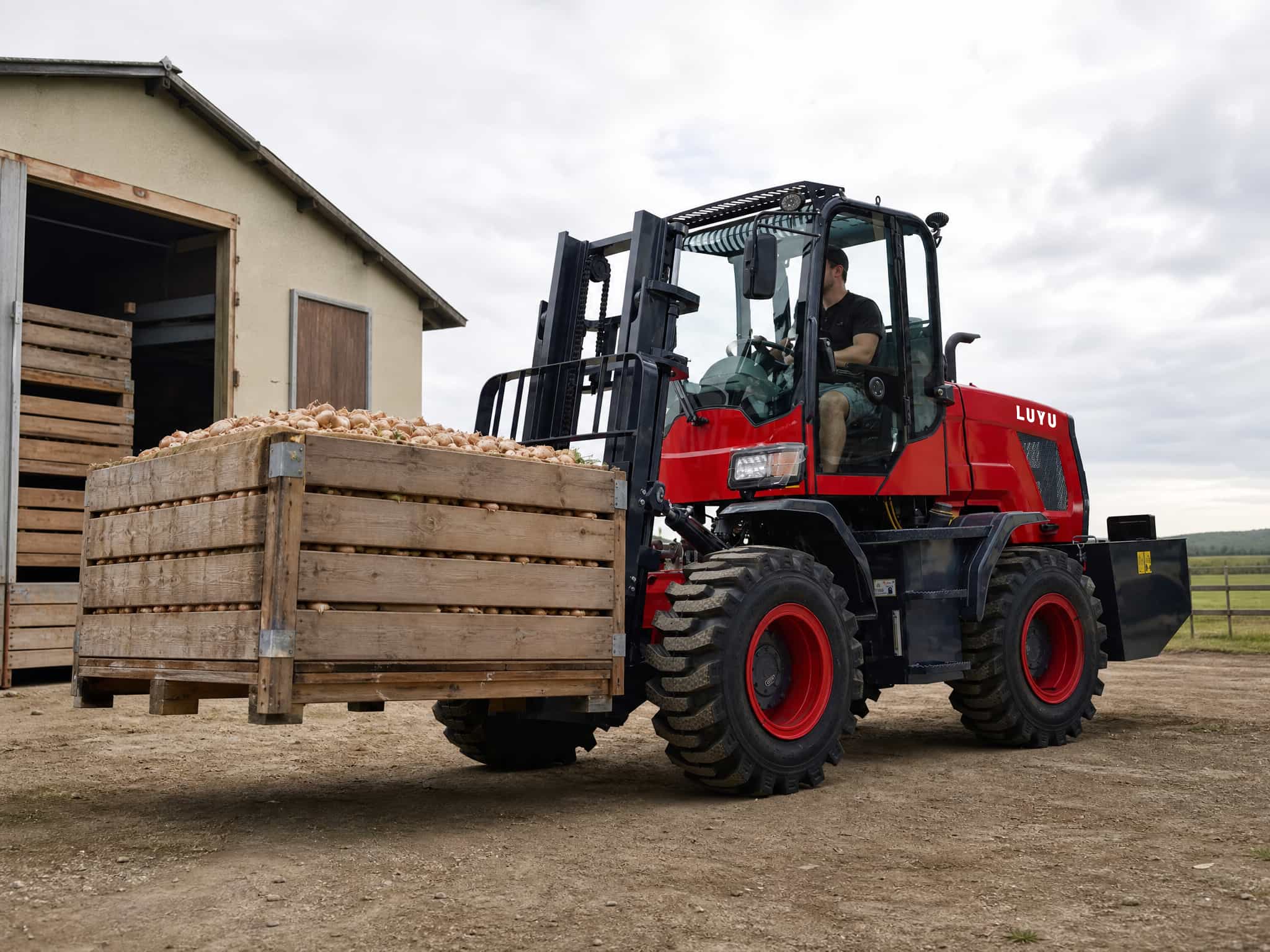 6 Ways Rough Terrain Forklifts Improve Efficiency on Brazilian Farms