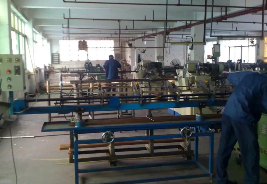 Common technology for hot extrusion of titanium alloy rod