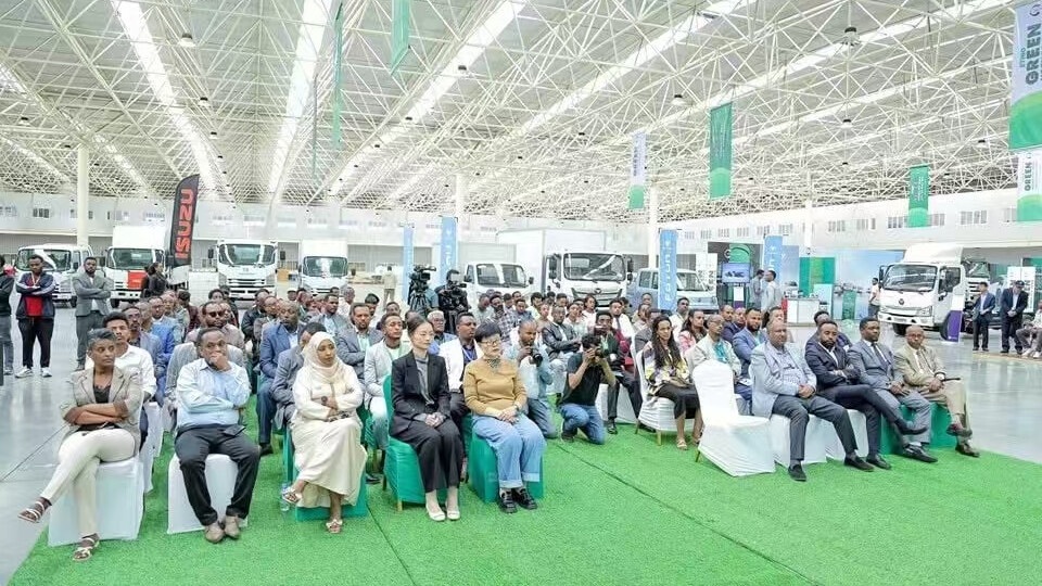 news5.jpg The Ethiopian Green New Energy Fair ended successfully(concluded with complete success), and the Djibouti Cross -Border E -commerce Exhibition Center was invited to participate in the closing ceremony