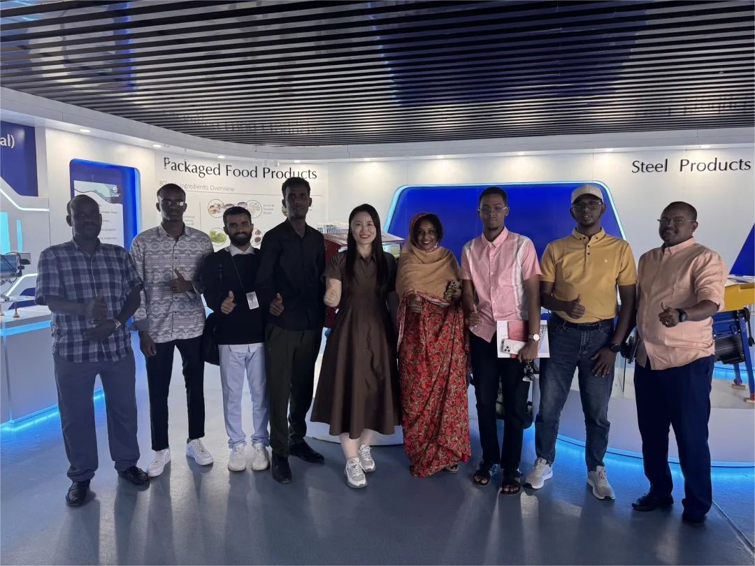 Djibouti Cross -border E -commerce Exhibition Center successfully held a product promotion meeting. East Africa customers gathered to explore business opportunities