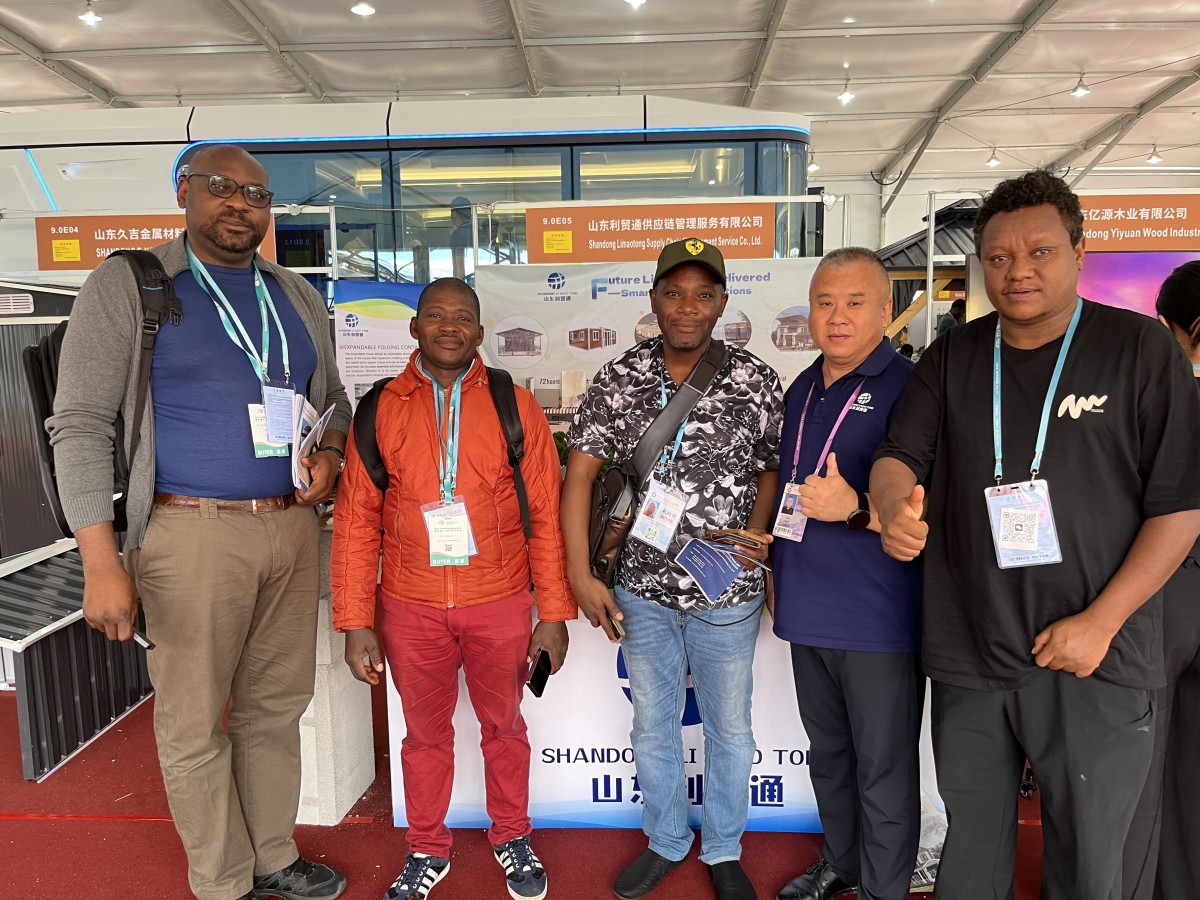 Shandong Limaotong Shining Second Canton Fair, prefabricated building exhibits attractless countless attention (en anglais)