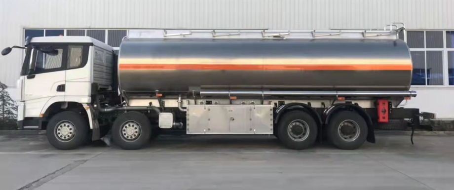 X3000 8X4 Oil Tanker Truck
