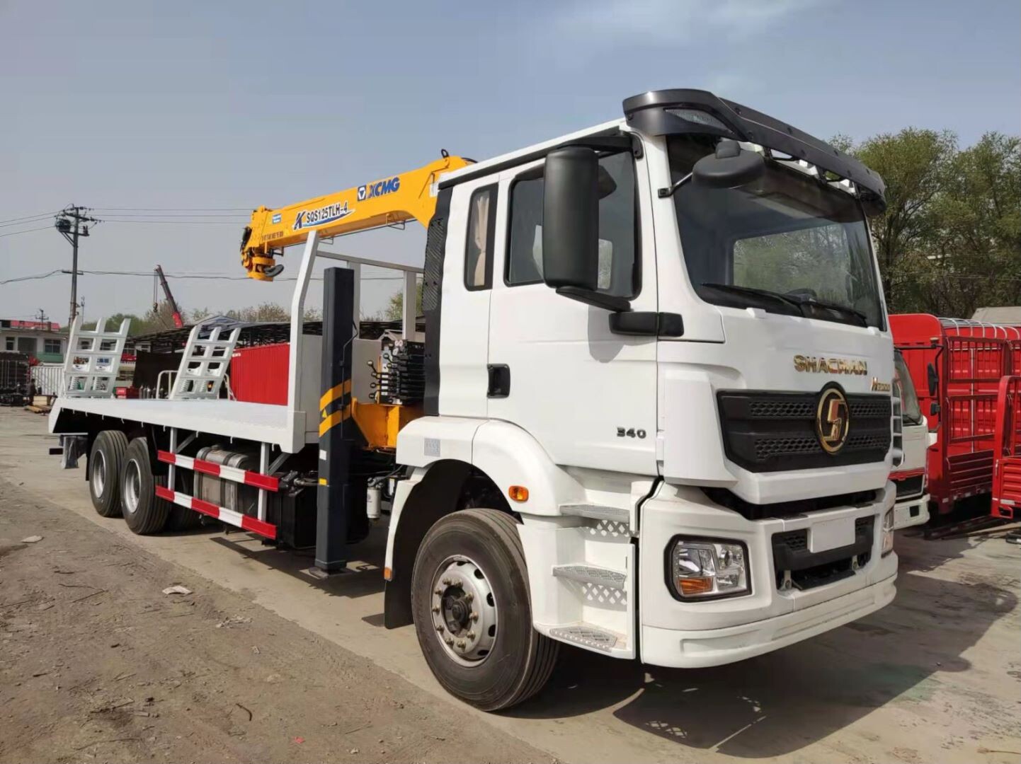 H3000 6×4 Lorry-Mounted Crane