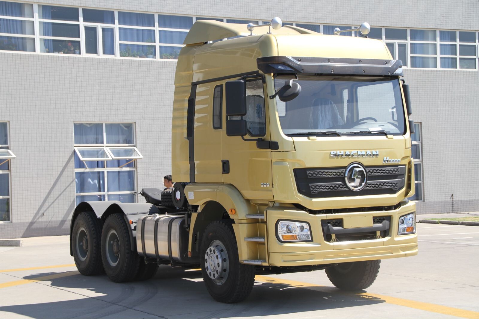 H3000 6X4 Tractor Truck