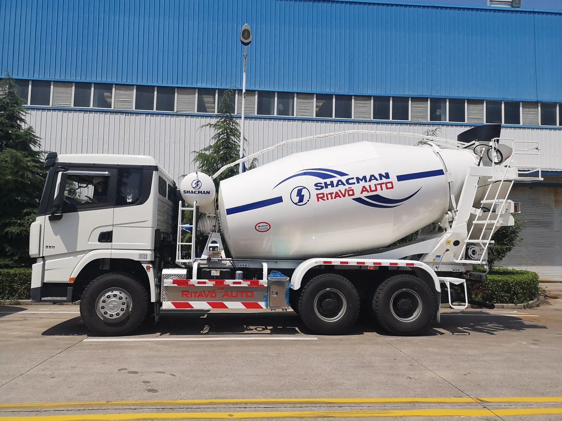 X3000 6x4 Cement Mixer Truck
