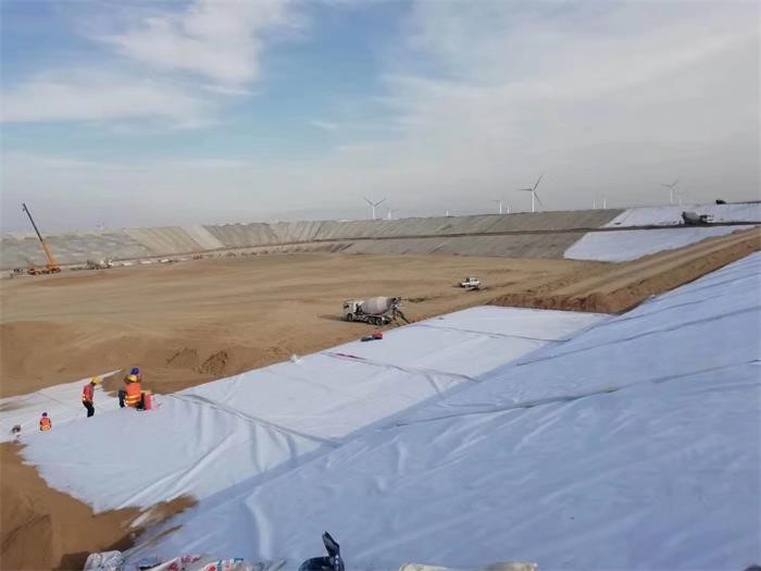 HDPE Geomembranes for Effective Mine Tailing Disposal and Environmental Protection HDPE Geomembranes for Effective Mine Tailing Disposal and Environmental Protection