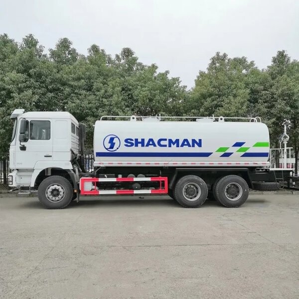 Camion d'arrosage F30006x4