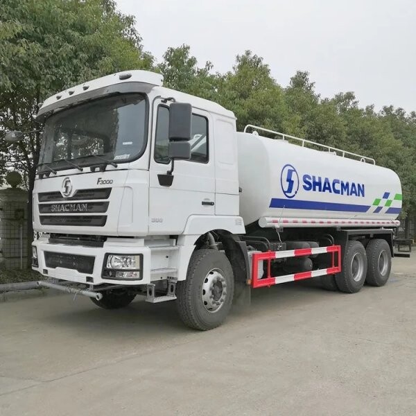 Camion d'arrosage F30006x4