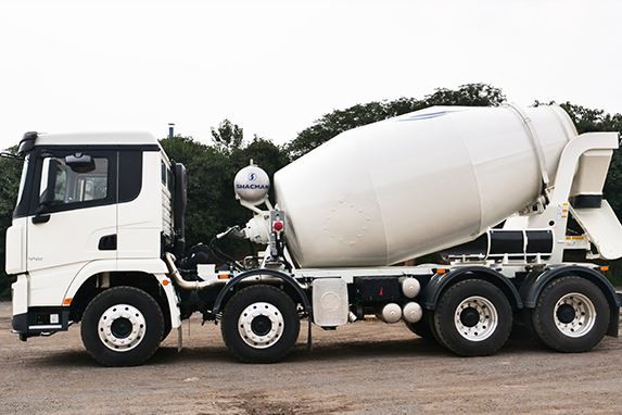 Camion malaxeur à béton X3000 8x4