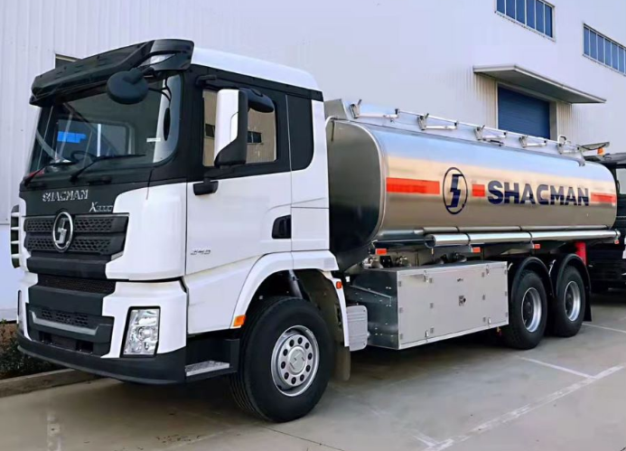 Camion-citerne de pétrole X3000 6X4