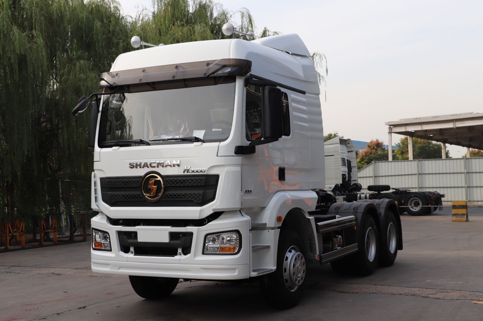 Camion tracteur H3000 6X4