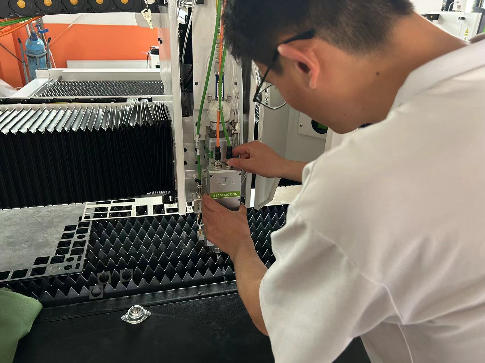 GXLASERqualitycontrol (4).jpg