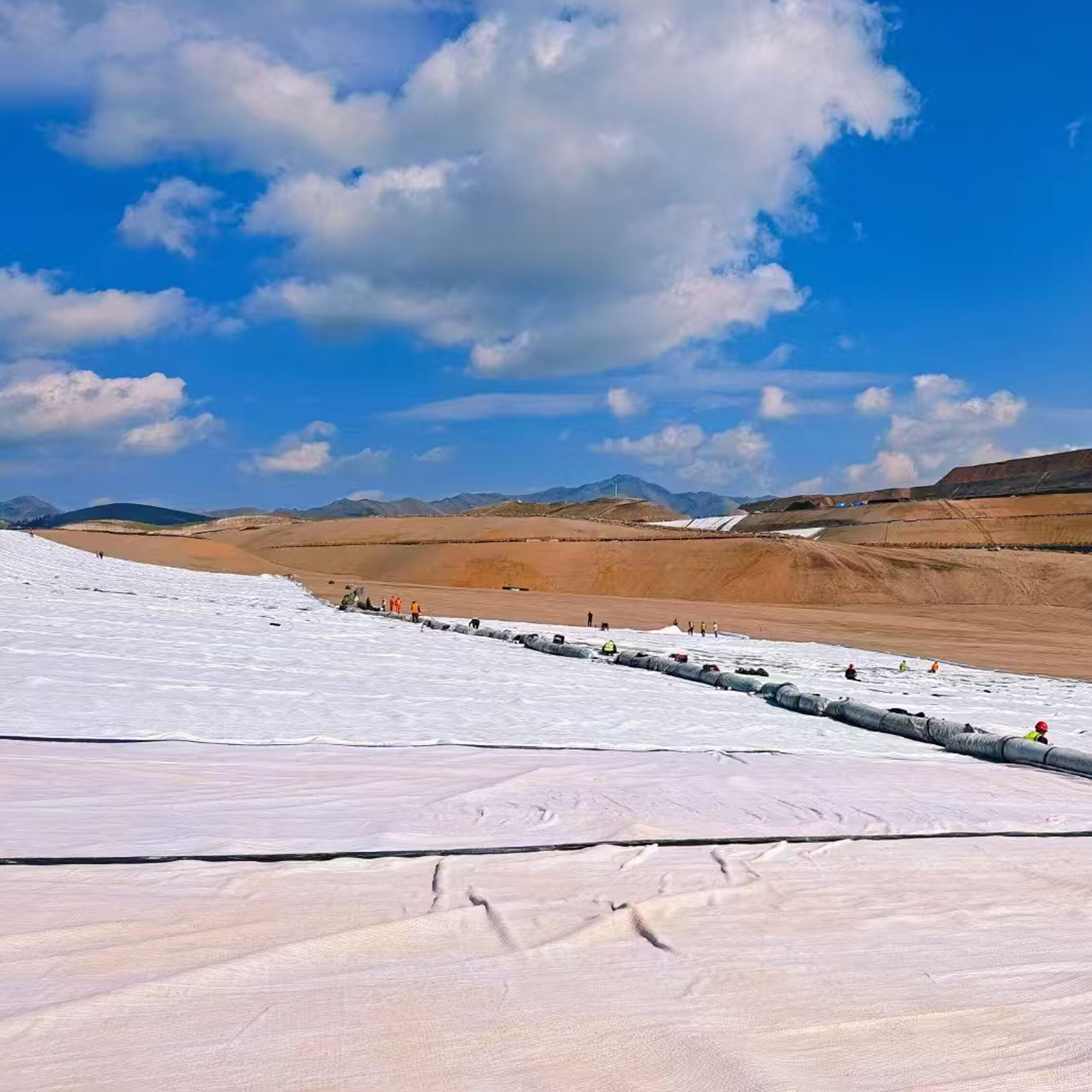Tissu géotextile de protection contre le gel