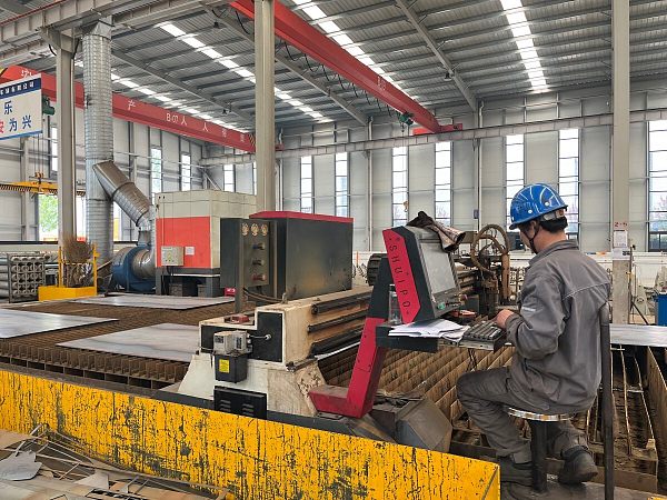 1.Processus de découpe CNC pour semi-remorques.jpg