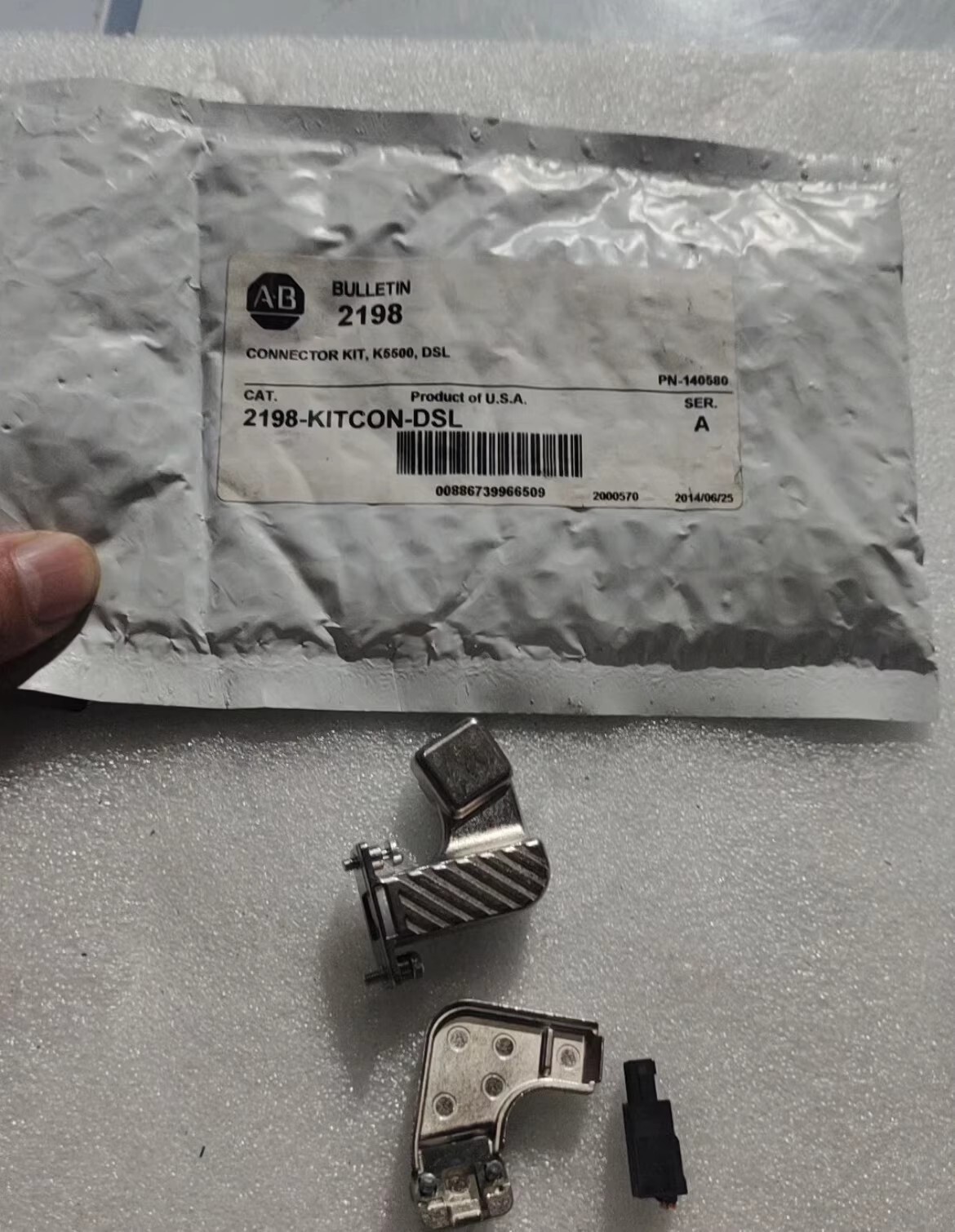 Allen-Bradley 2198-KITCON-DSL Driver Terminal Head Installation Kit Brand New and Genuine inverter test OK Fast Shipping