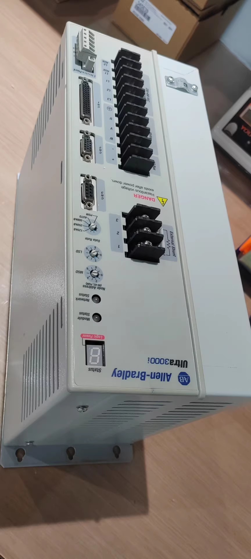 Allen-Bradley Servo Drive 2098-DSD-HV030-DN Brand New and Genuine inverter test OK Fast Shipping