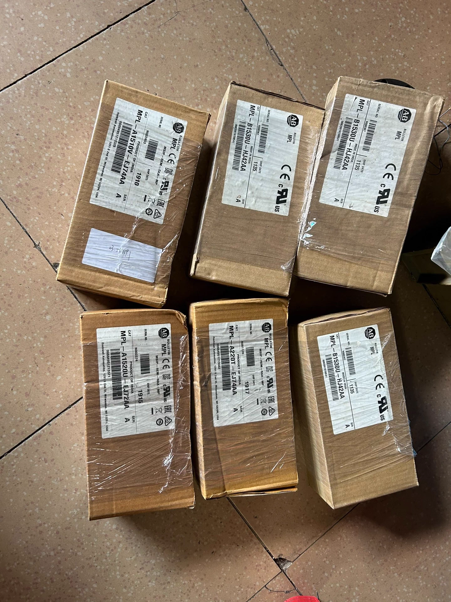MPL-A1510V-HJ74AA  17994.38 RMB Allen-Bradley SFrequency Converter Brand New and Genuine inverter test OK Fast Shipping