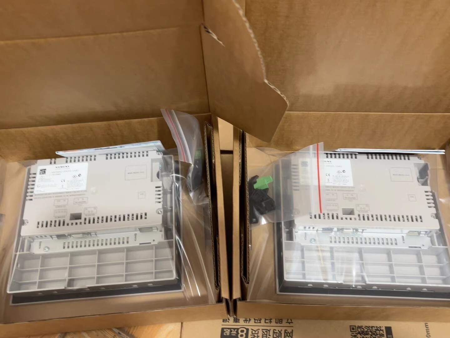 Siemens servo drive 6AV6642-0DC01-1AX1 Brand New and Genuine inverter test OK Fast Shipping