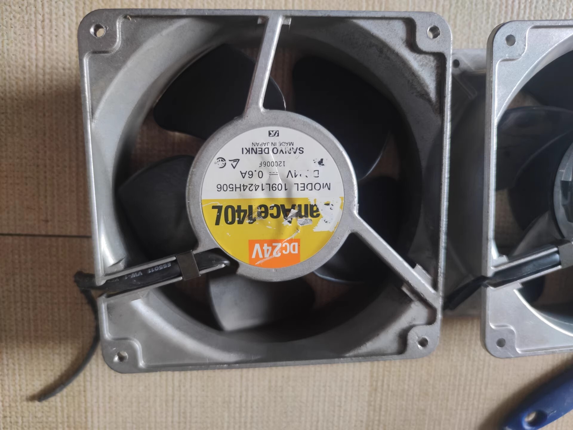 9LB1424S501 Toothed Frame Fan Air Conditioning Heat Dissipation Fan Brand New and Genuine inverter test OK Fast Shipping