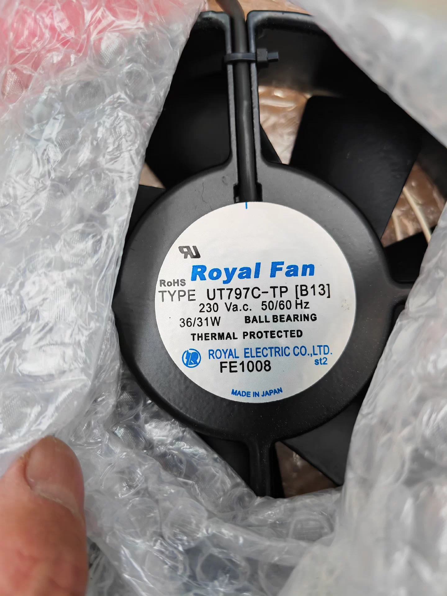 TYPE UT797C-TP[B13]  ROYALFAN 230V 172*150*38 Iron Blade Fan Cooling fan Fan Brand New and Genuine inverter test OK Fast Shipping