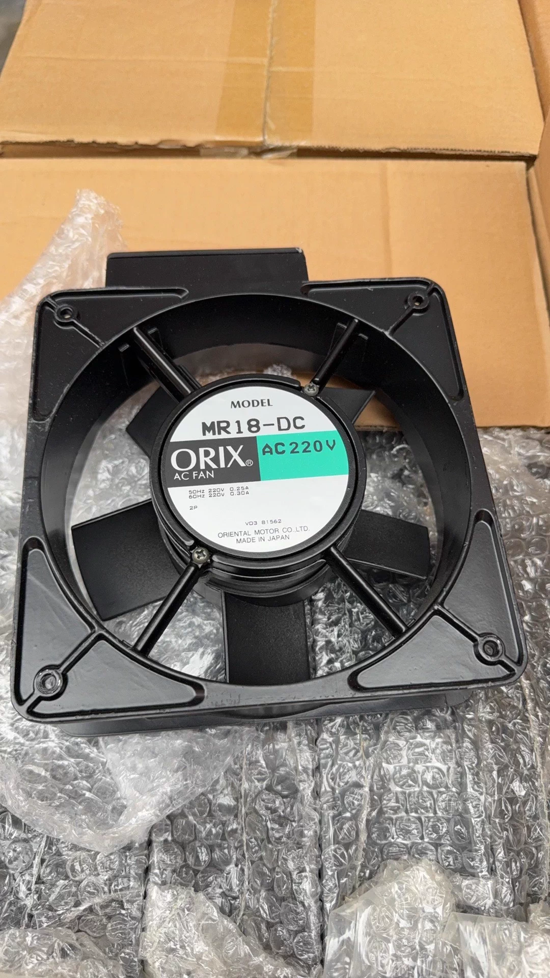 MR18-DC AC220V Cooling fan Fan Brand New and Genuine inverter test OK Fast Shipping