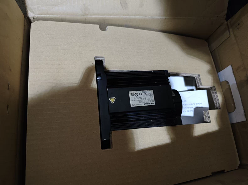 Panasonic MHME302GCGM Servo Motor Brand New and Genuine inverter test OK Fast Shipping