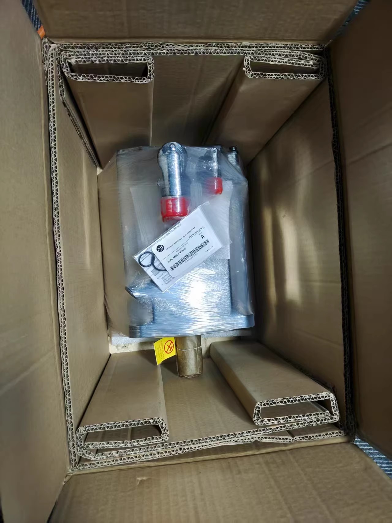 VPL-B0753F-PJ12AA  Allen-Bradley SFrequency Converter Brand New and Genuine inverter test OK Fast Shipping