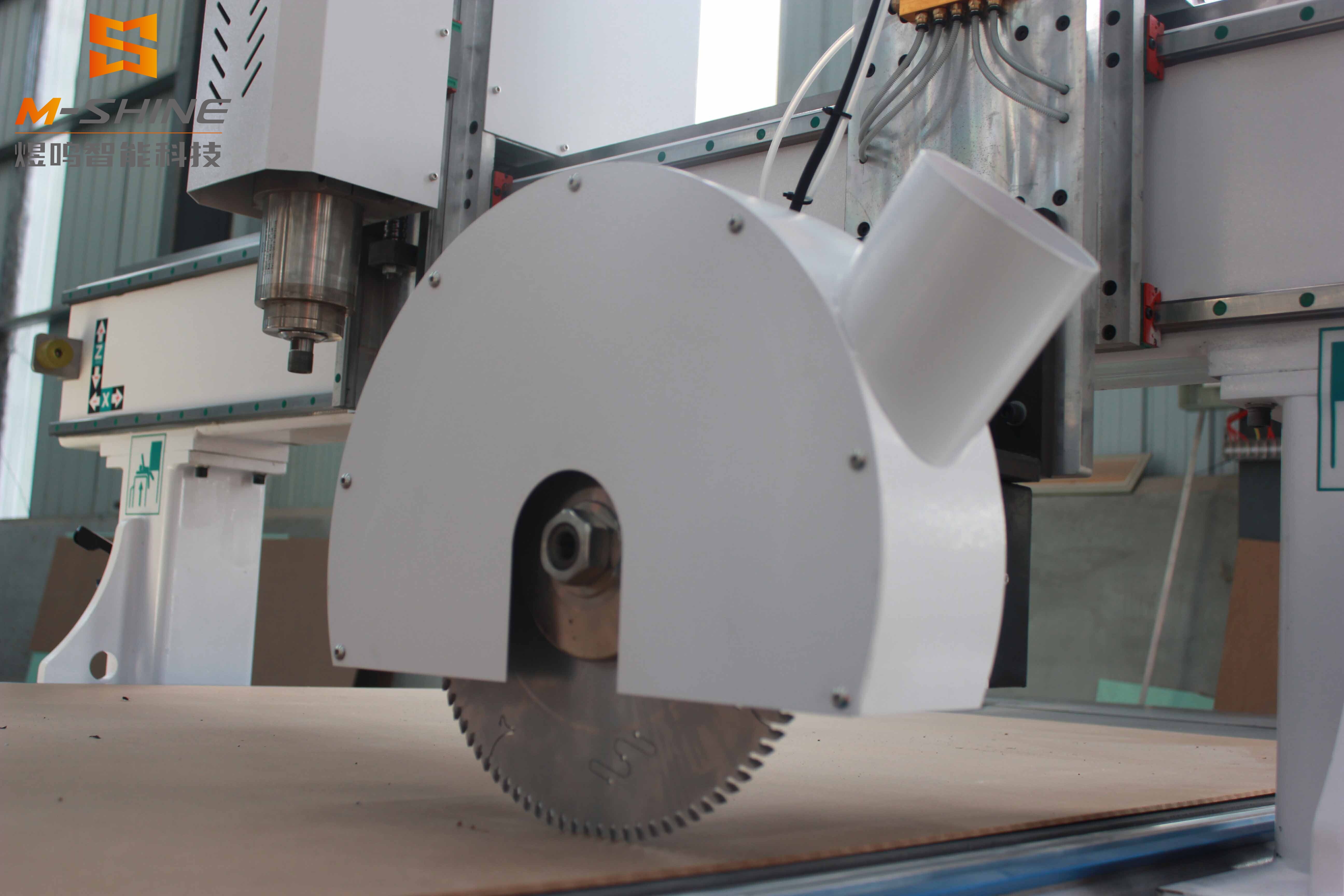 The difference between CNC cutting machine and woodworking carving machine