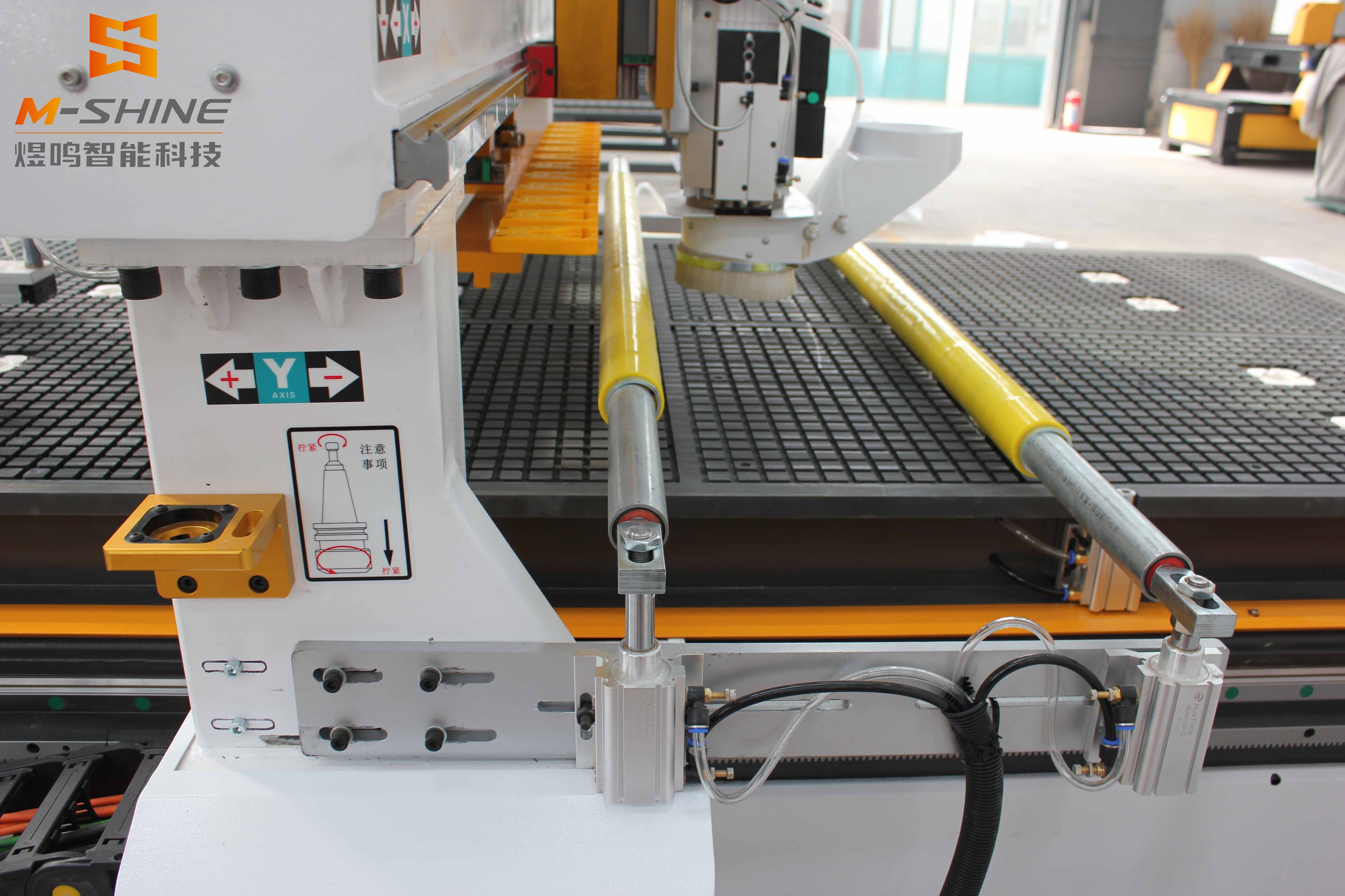 Correctly understand the pressure roller of ATC nesting wood CNC router