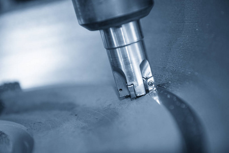 How to solve the spindle failure problem encountered during the use of woodworking CNC cutting machine