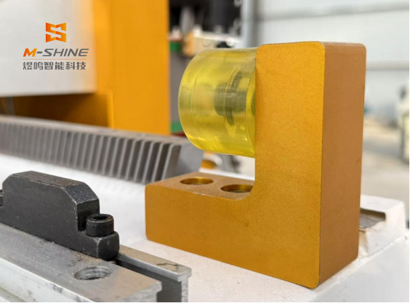 How to balance the maintenance and usage frequency of Atc wood CNC router machine