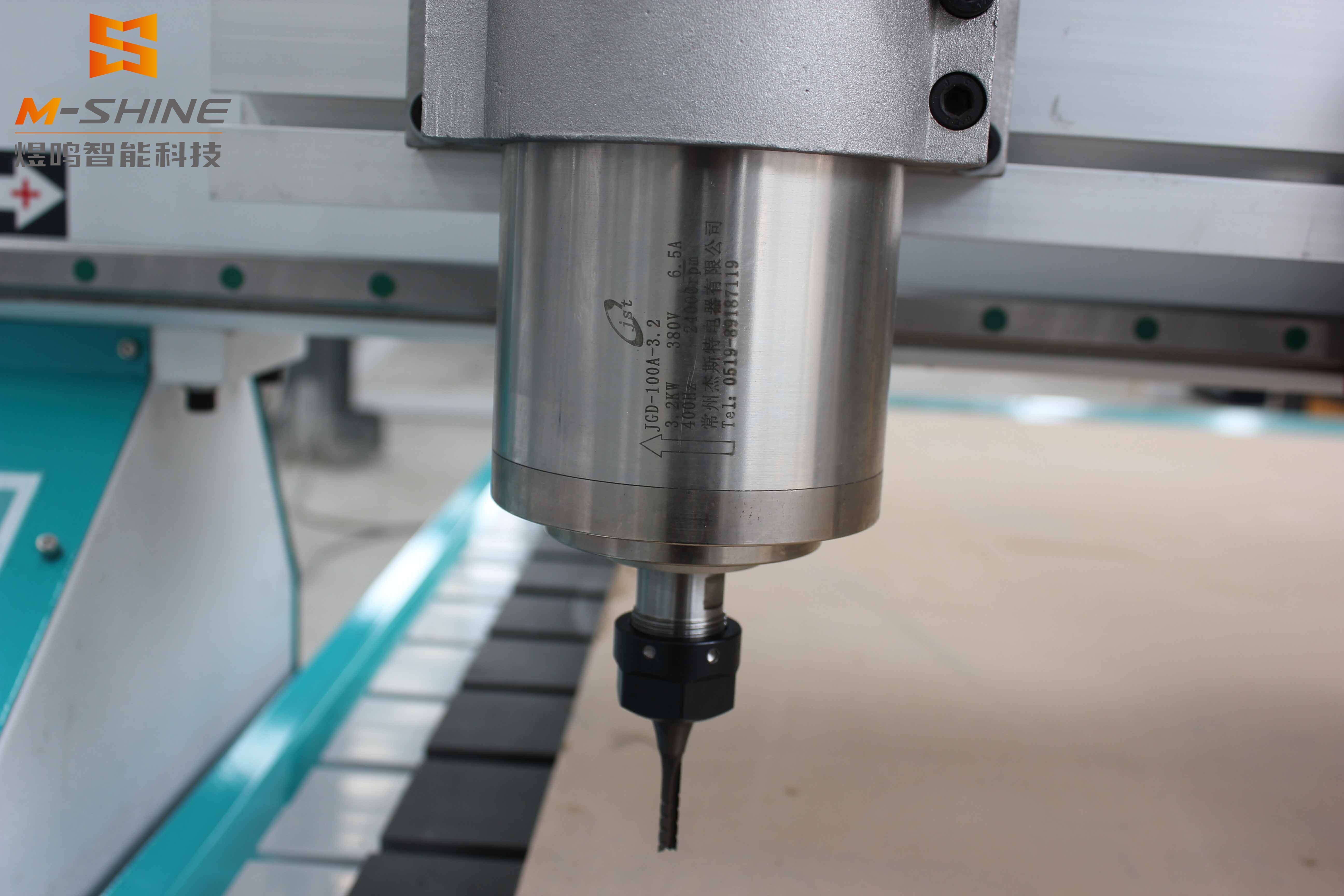 Multi angle understanding of the two different heat dissipation methods of CNC wood router: air cooling and water cooling
