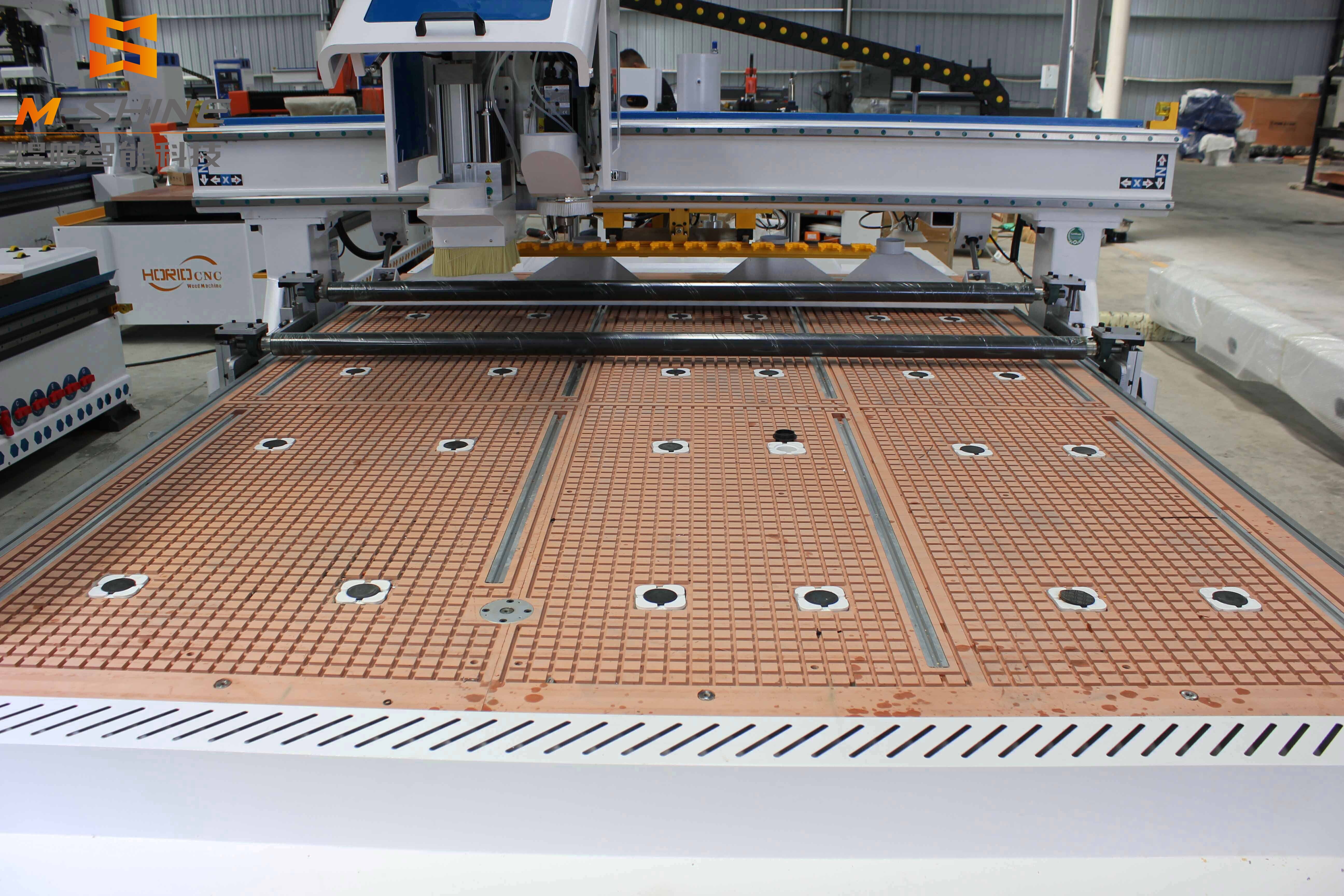 Several common tabletop structures of CNC wood router and their respective advantages and disadvantages