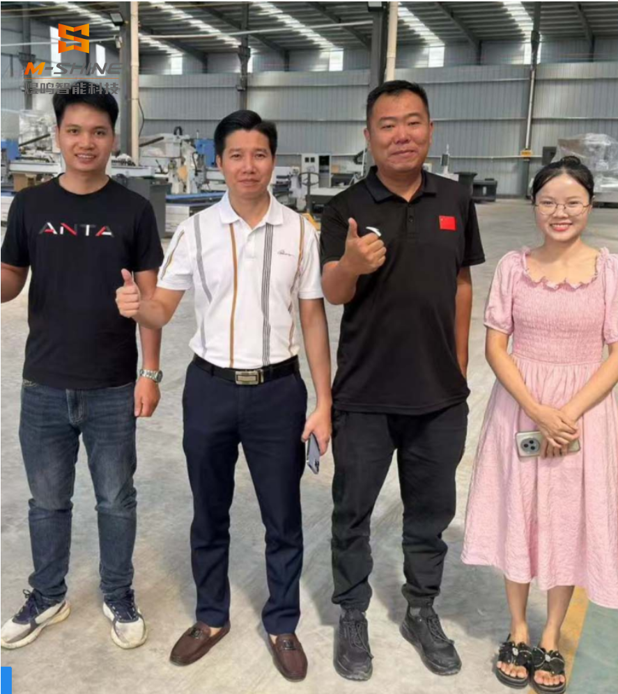 Filipino customers are not afraid of the scorching heat and come to the factory for inspection, ordering thre Nesting CNC machines
