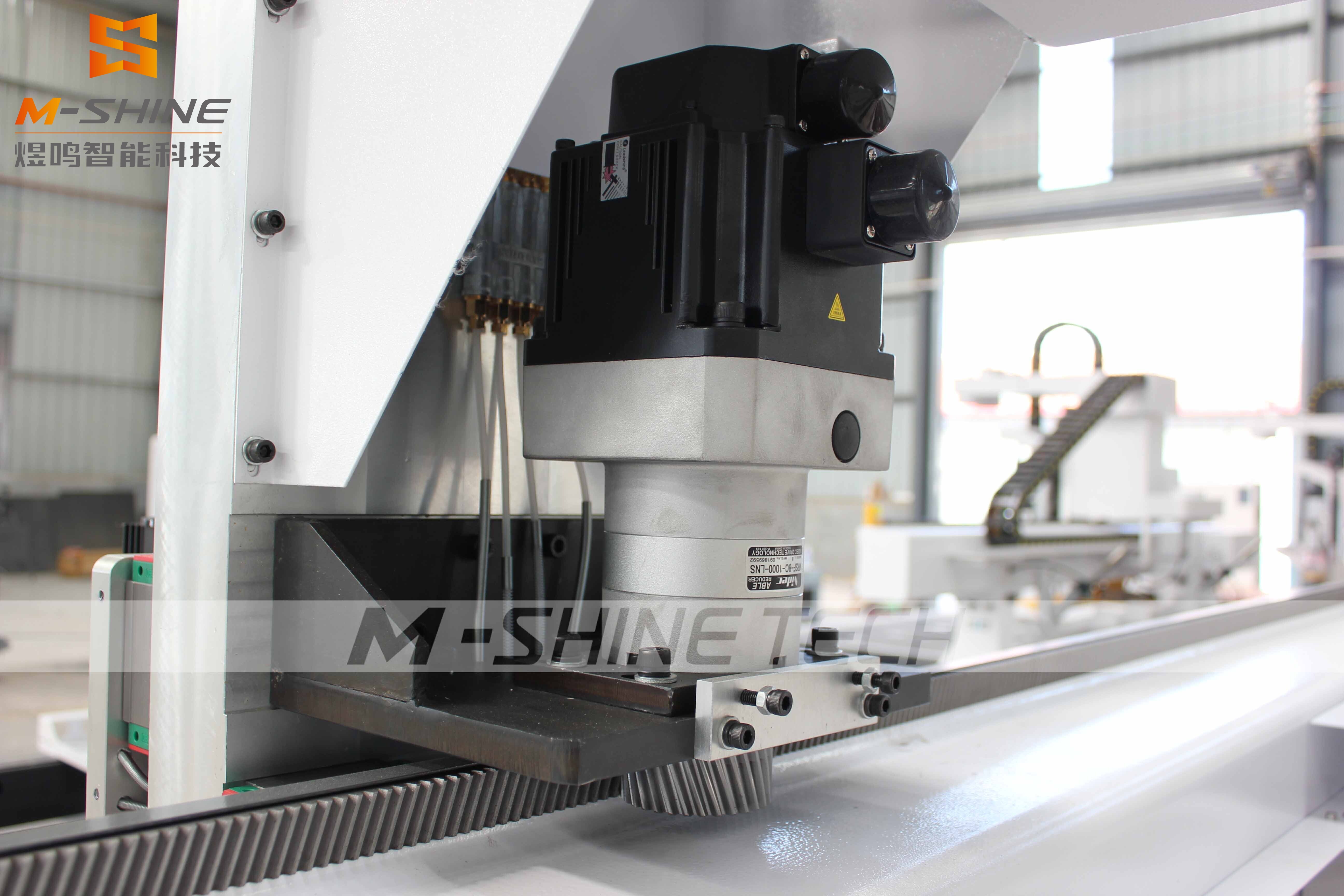 The difference between servo drive and stepper drive in Atc wood CNC router machine